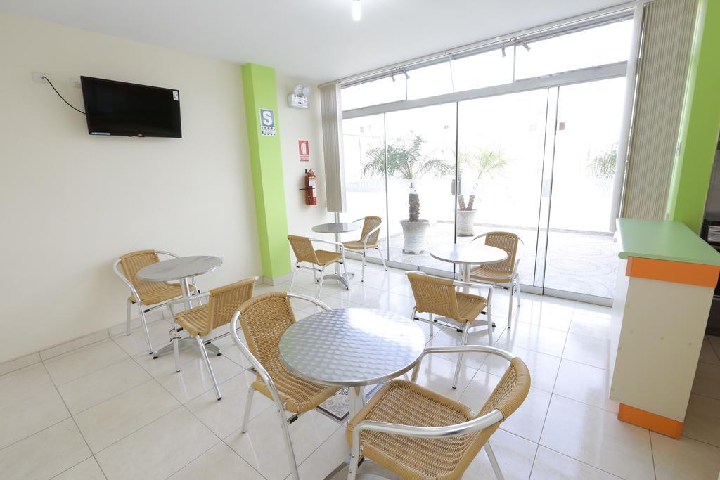 Hostal Florida Чиклайо Экстерьер фото
